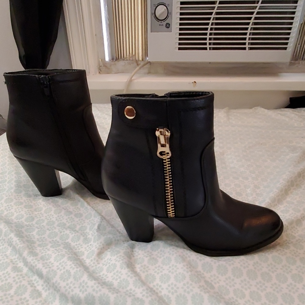 HEELED BOOTS
